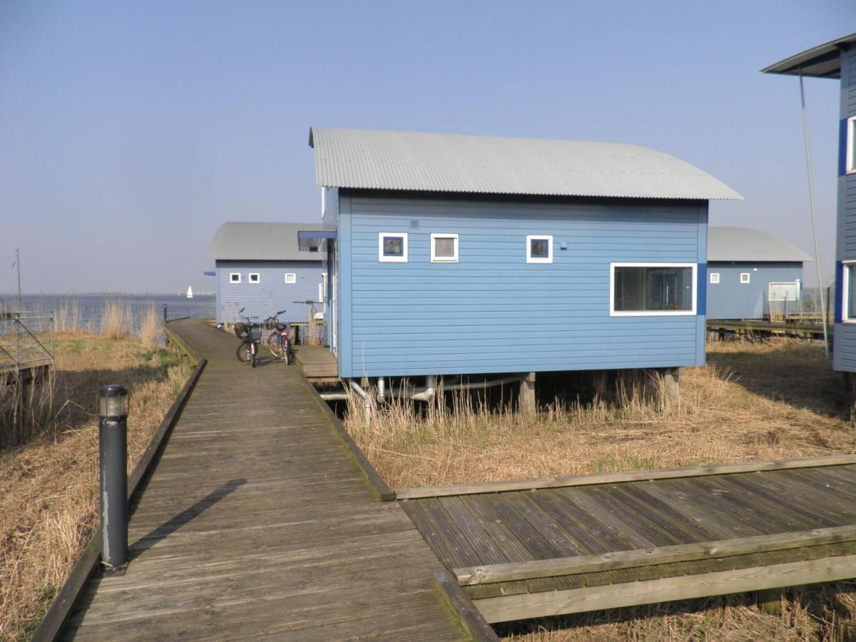 6 Pers. Waterfront Home Seeblick, Equipped Stilt House On The Water Anjum ภายนอก รูปภาพ