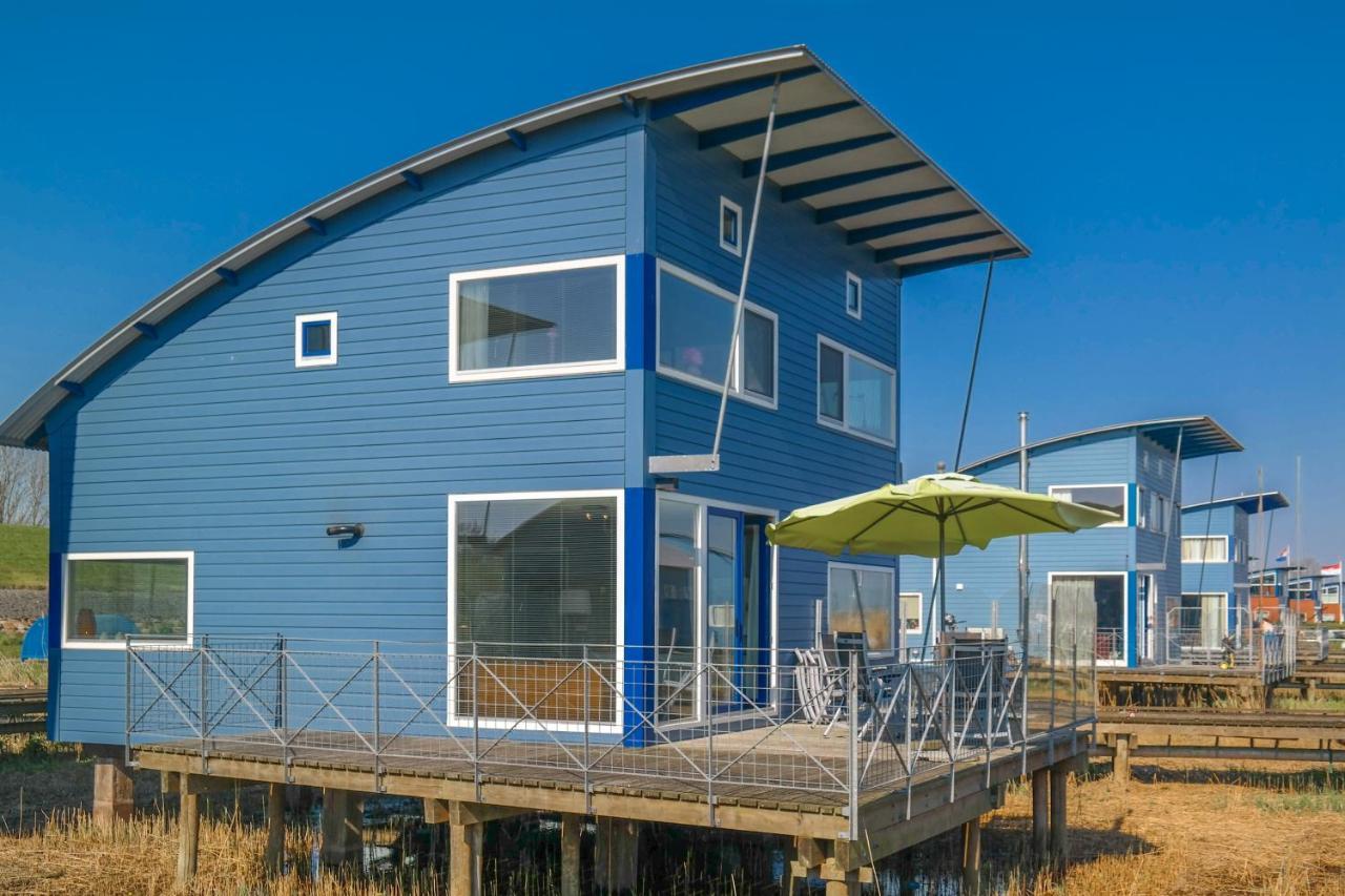 6 Pers. Waterfront Home Seeblick, Equipped Stilt House On The Water Anjum ภายนอก รูปภาพ