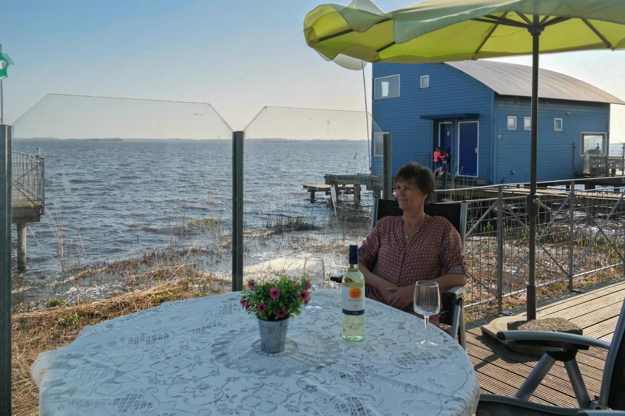 6 Pers. Waterfront Home Seeblick, Equipped Stilt House On The Water Anjum ภายนอก รูปภาพ