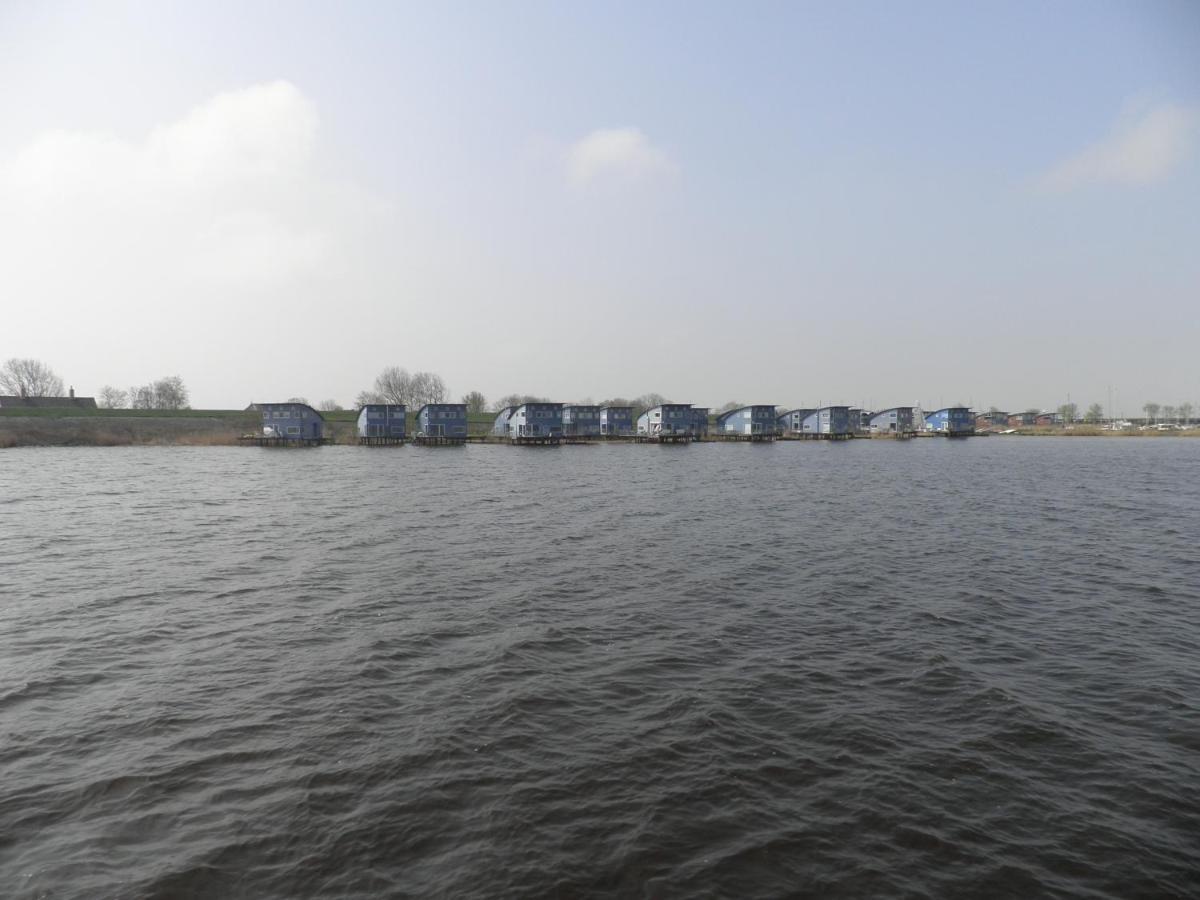 6 Pers. Waterfront Home Seeblick, Equipped Stilt House On The Water Anjum ภายนอก รูปภาพ
